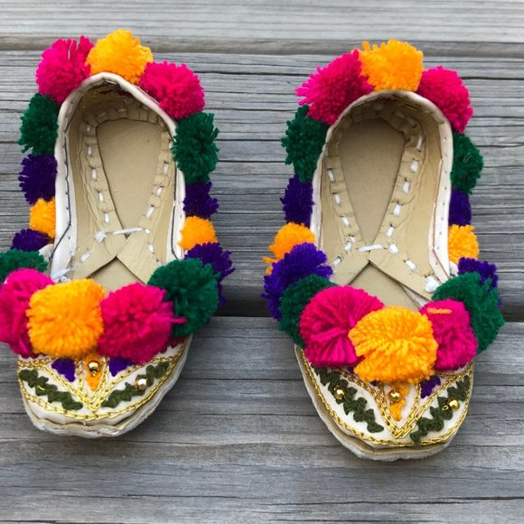 Kids Khusa Shoe Multi Color Pom Pom Embroidery - Picture 2 of 7